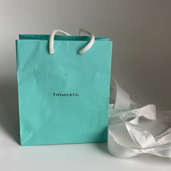 Tiffany’s Gift Bag - Picture 4 of 4